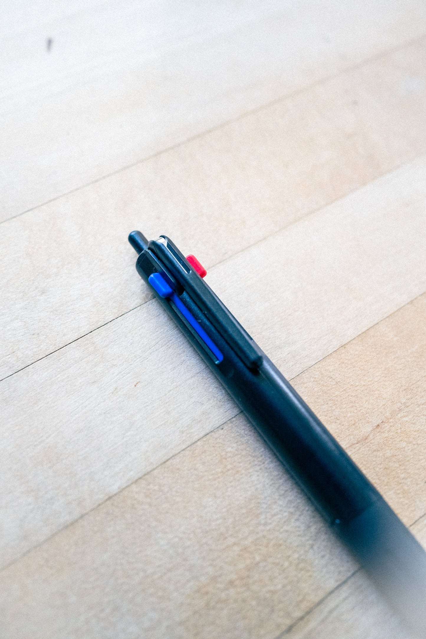 Uni Jetstream 3 Color Multi Ballpoint - 0.5mm